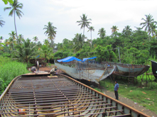 Houseboat Building
